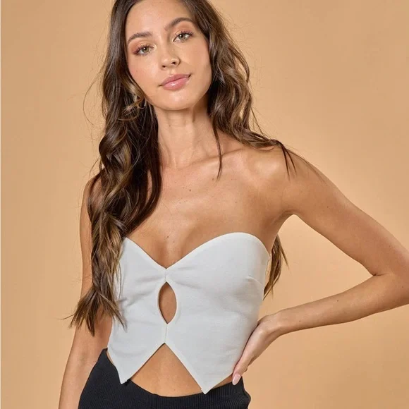 Butterfly cut-out crop top - Picture 1 of 5